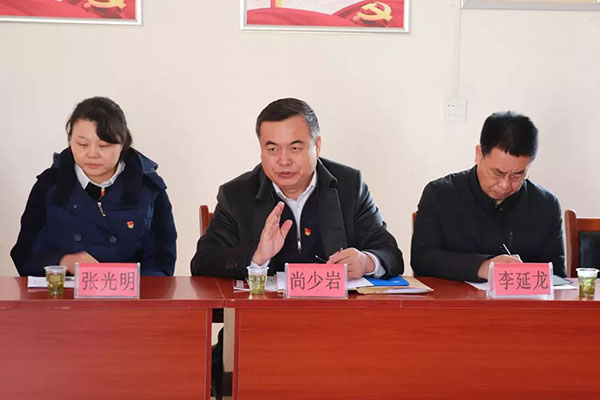 部信息中心与柏子塔村开展党支部共建活动