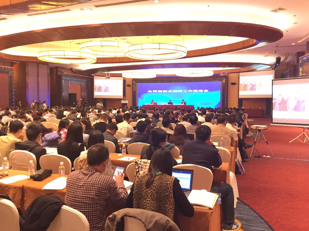 陈政高在全国装配式建筑工作现场会上要求